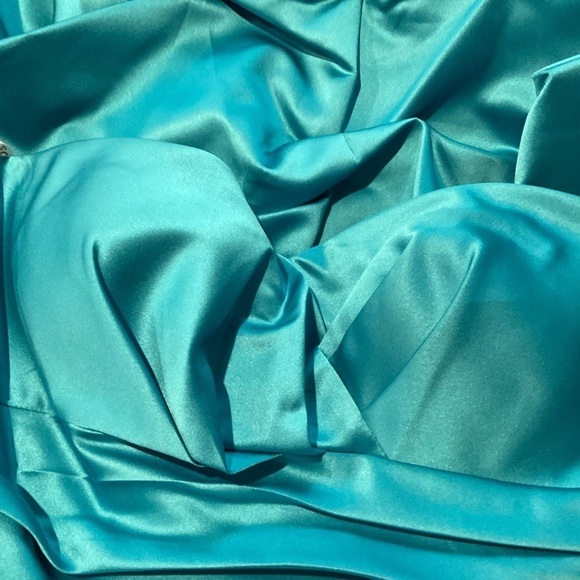 David’s Bridal Malibu Blue Ruched Short Prom Dress - Picture 11 of 11